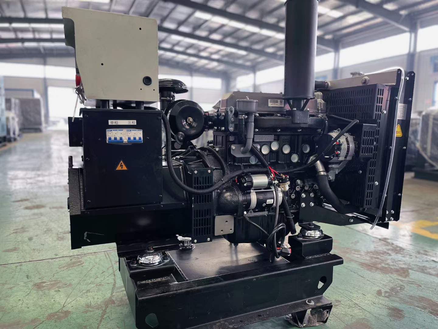 崇明如何降低电感性负载对发电机的影响？