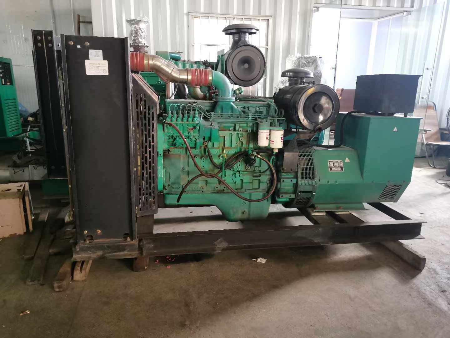 崇明发电机租赁如何确定电缆的承载电流是否在安全范围内？