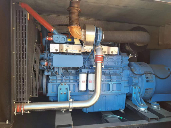 崇明燃油消耗率与进气温度的具体关系是什么？