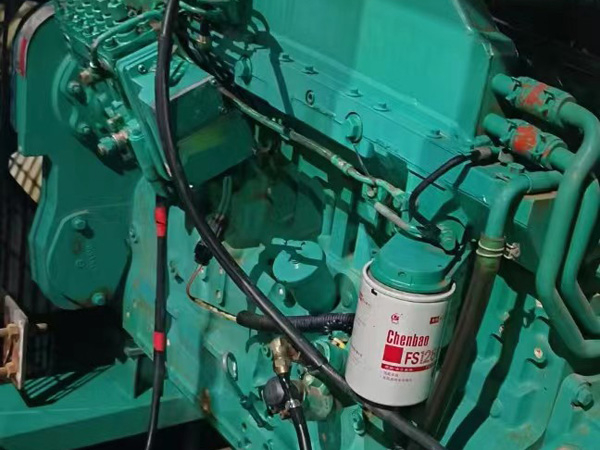 崇明如何确定新的发电机组控制系统是否与原系统兼容？